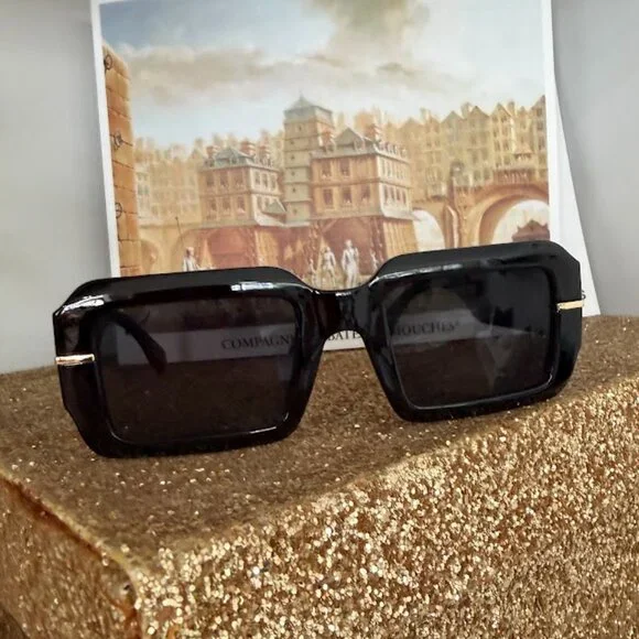 Black Oversized Square Sunglasses Gold Logo Accent Statement Frame - Picture 2 of 6